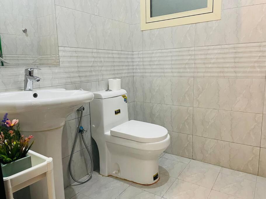 Luxury Private Studio Apartment Close To Airport Abou Dabi Extérieur photo